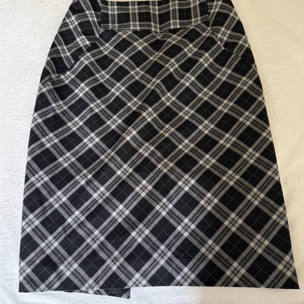 Express Black and White Knee-Length Pencil Skirt